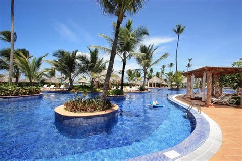 Excellence punta cana swimming pool  Swim ups look good too just maybe not as private